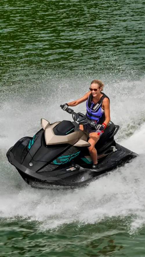 Moto de Agua Yamaha Waverunner modelo GP SVHO Black